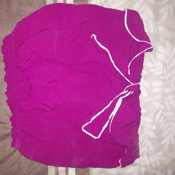 Cute, hot pink crop top with bow - Picture 1 of 6